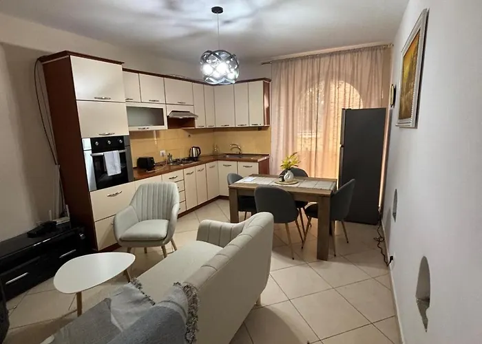 Town Centre Cosy Flat Apartman *