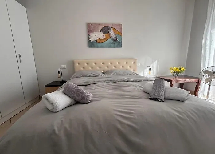 公寓 Town Centre Cosy Flat *