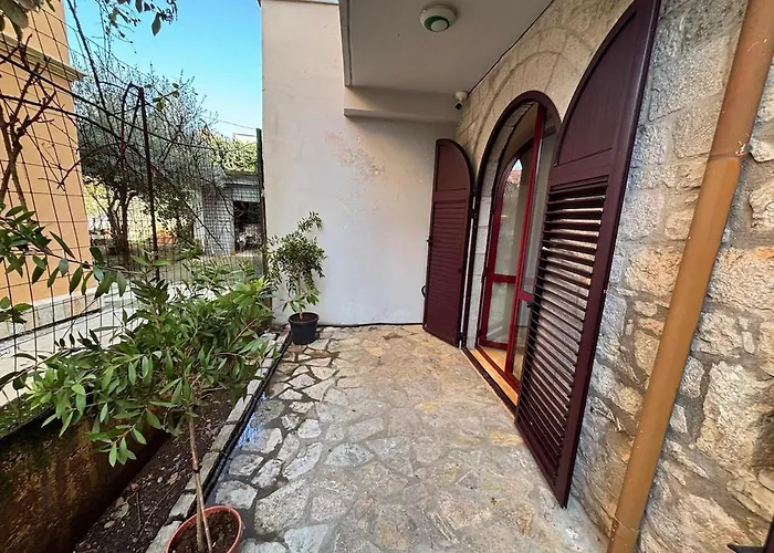 Town Centre Cosy Flat